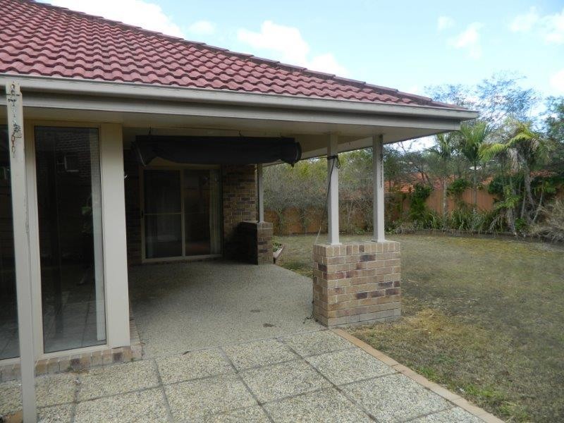 24  Hillenvale Ave, Arana Hills QLD 4054