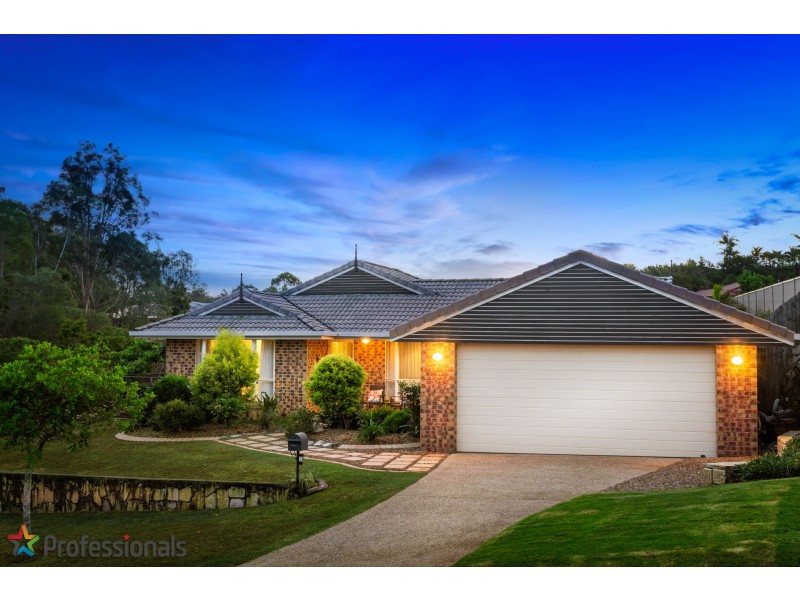 1 Lynagh Court, Arana Hills QLD 4054