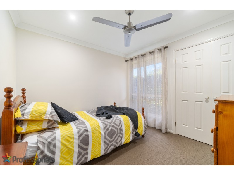 1 Lynagh Court, Arana Hills QLD 4054