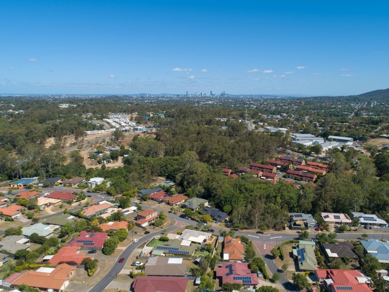 1 Lynagh Court, Arana Hills QLD 4054