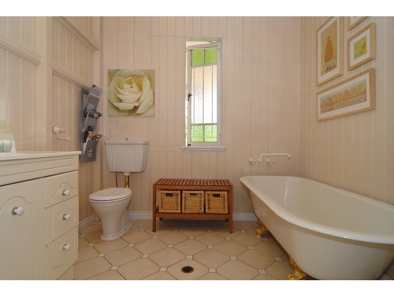 42 Holmesbrook Street, Ashgrove QLD 4060