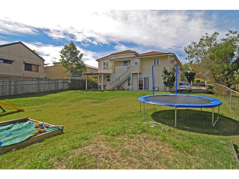 42 Holmesbrook Street, Ashgrove QLD 4060