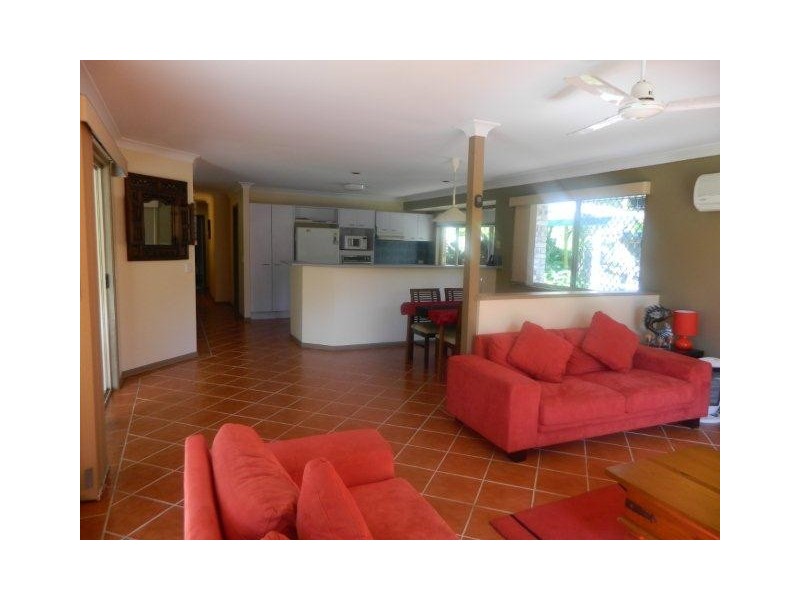 25 Listonia Street, Albany Creek QLD 4035