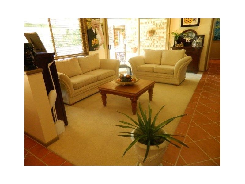 25 Listonia Street, Albany Creek QLD 4035