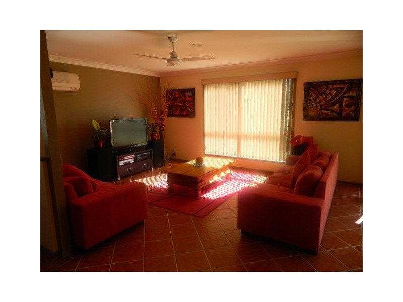 25 Listonia Street, Albany Creek QLD 4035