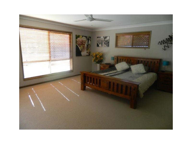 25 Listonia Street, Albany Creek QLD 4035