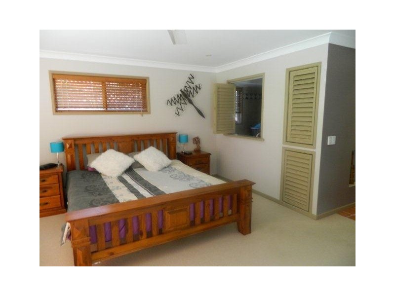 25 Listonia Street, Albany Creek QLD 4035