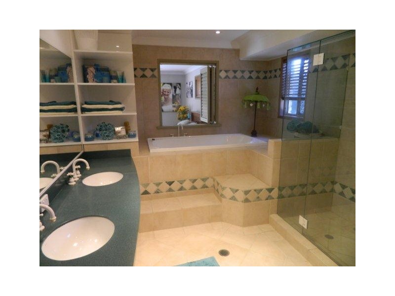 25 Listonia Street, Albany Creek QLD 4035