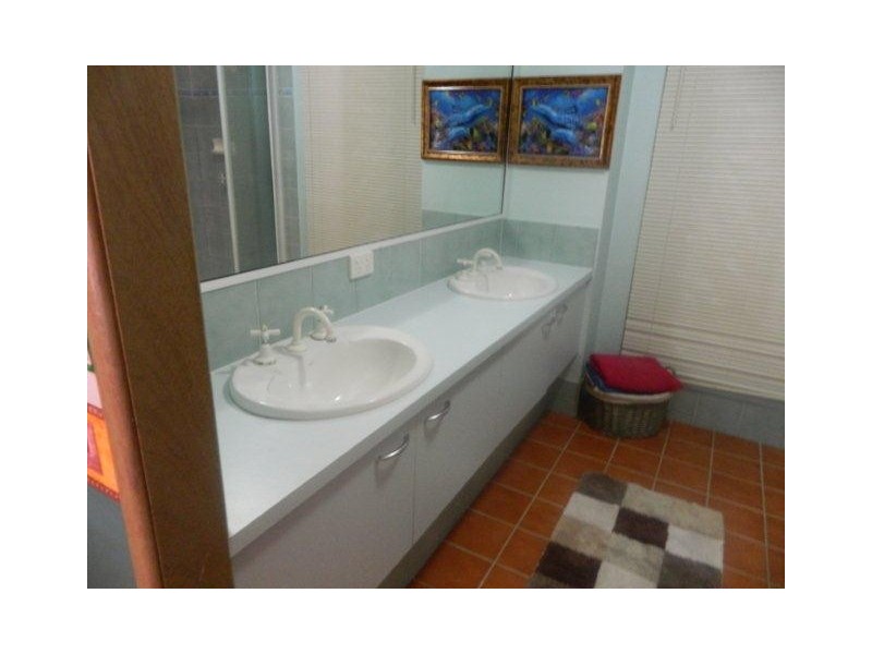 25 Listonia Street, Albany Creek QLD 4035