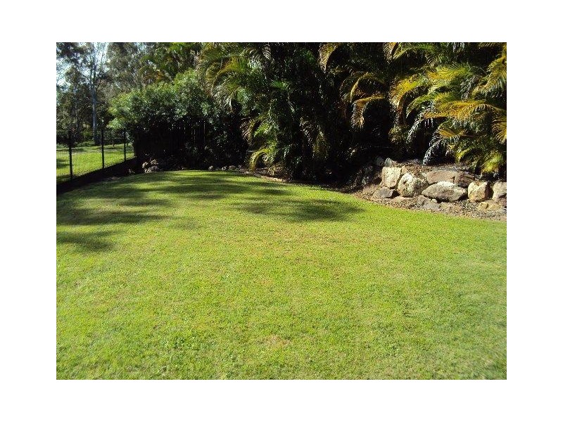 25 Listonia Street, Albany Creek QLD 4035