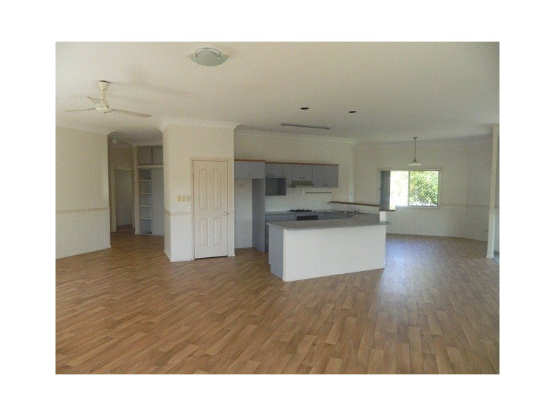 4 Zeppo Place, Mcdowall QLD 4053