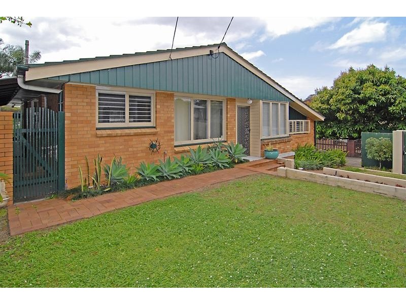 11 Coleridge Street, Stafford Heights QLD 4053