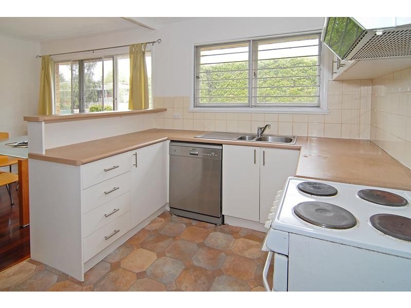 11 Coleridge Street, Stafford Heights QLD 4053