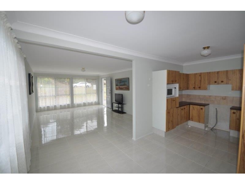8 Nerine Street, Kingston QLD 4114