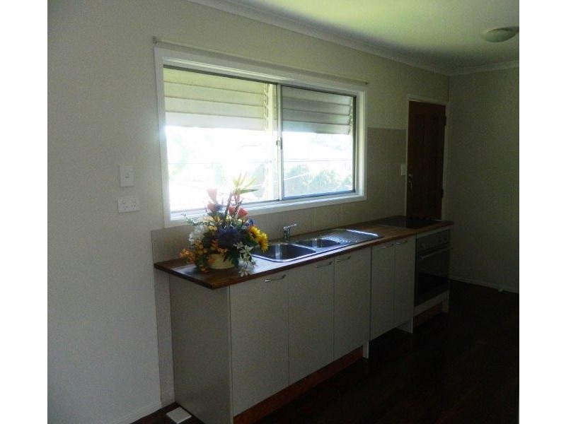 28 Carcoola Street, Kingston QLD 4114