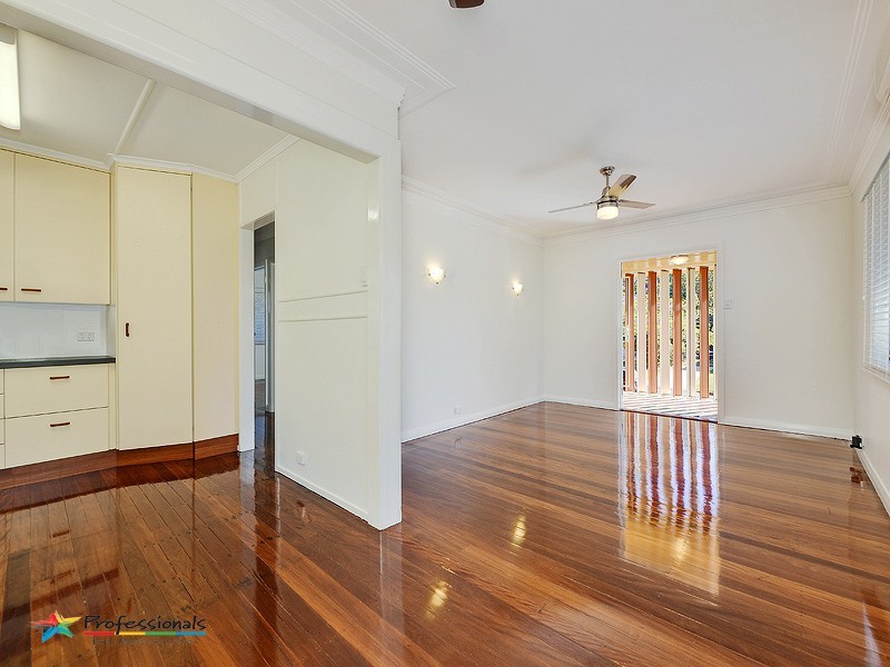 30 Elbury Street, Mitchelton QLD 4053