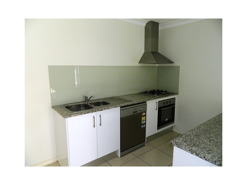 2/19 Adam Street, Kallangur QLD 4503