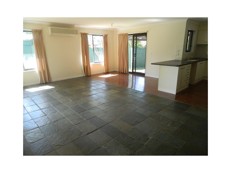 4 HOLMES COURT, Mount Warren Park QLD 4207