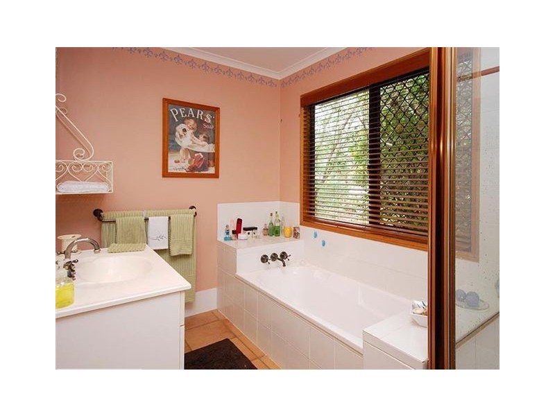 57 Blackwood Drive, Ferny Hills QLD 4055