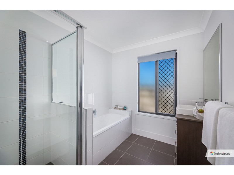 37 Bibury Street, Wellington Point QLD 4160