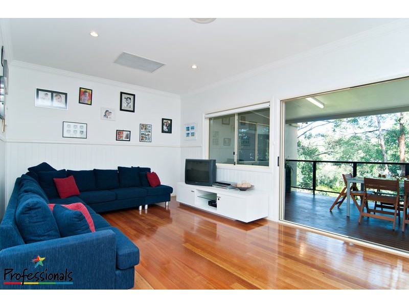 17 Tallowwood Place, Bridgeman Downs QLD 4035