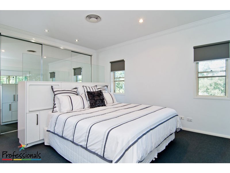 17 Tallowwood Place, Bridgeman Downs QLD 4035