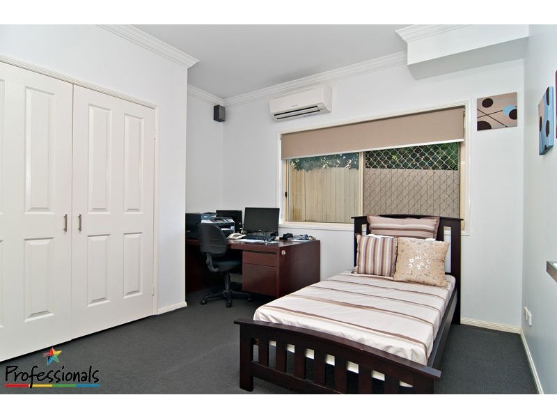 17 Tallowwood Place, Bridgeman Downs QLD 4035