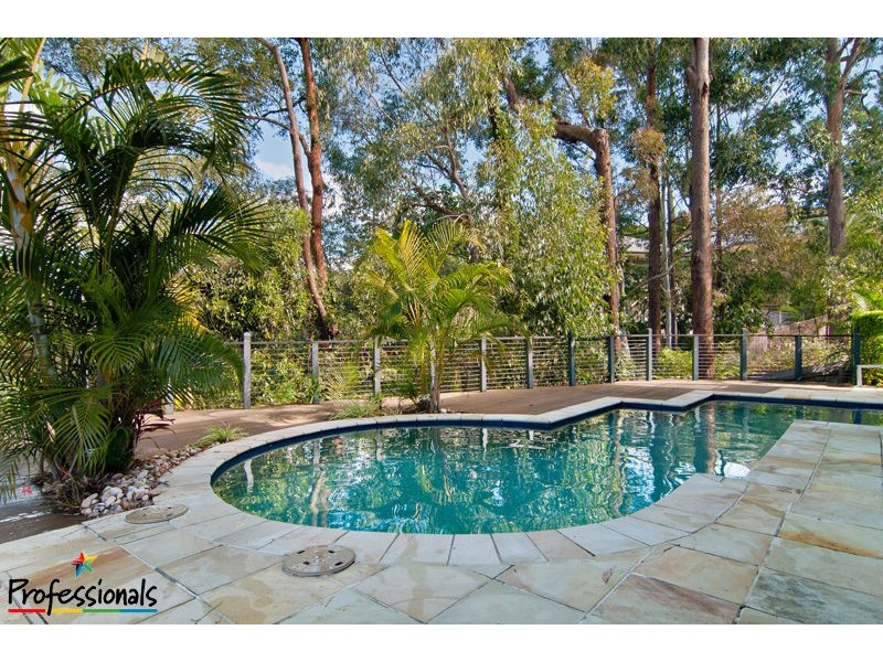 17 Tallowwood Place, Bridgeman Downs QLD 4035