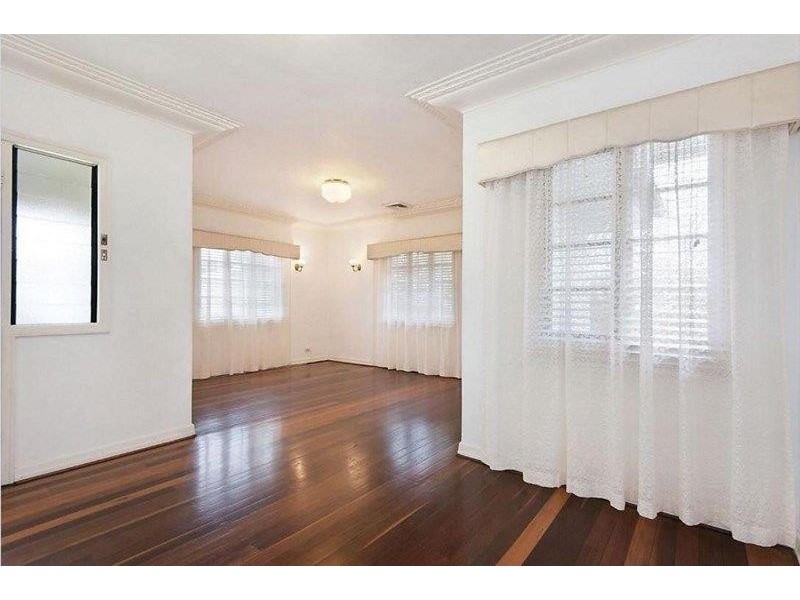 24 Dawn Street, Kedron QLD 4031