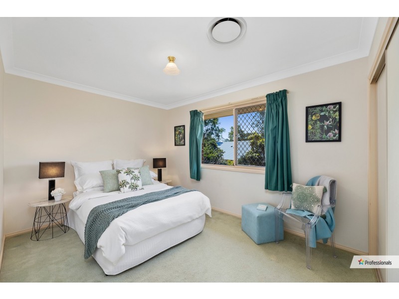 7 Larwood Place, Ferny Hills QLD 4055