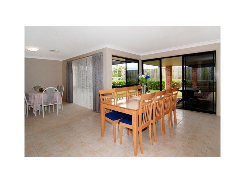 196 Saturn Crescent, Bridgeman Downs QLD 4035