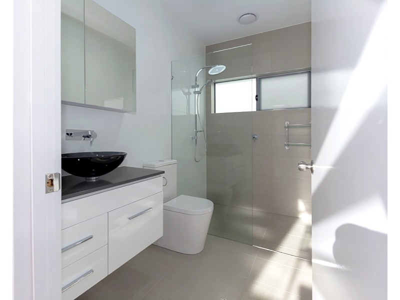 12A Redwood Street, Stafford Heights QLD 4053