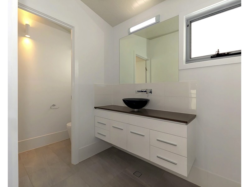 12A Redwood Street, Stafford Heights QLD 4053