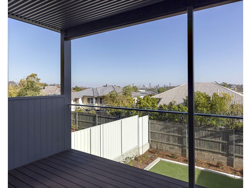 12A Redwood Street, Stafford Heights QLD 4053