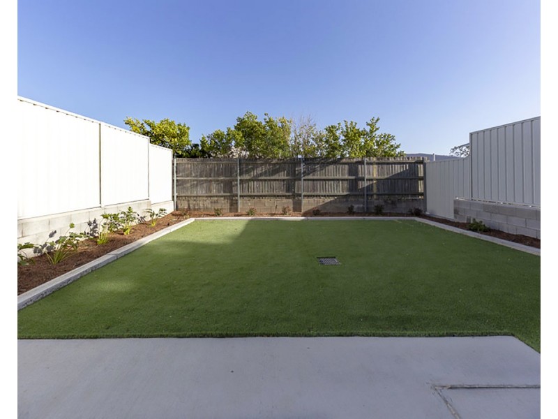 12A Redwood Street, Stafford Heights QLD 4053