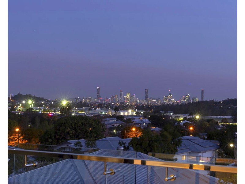 12A Redwood Street, Stafford Heights QLD 4053