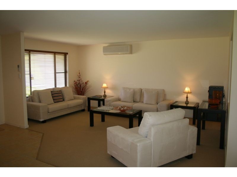 8 Cosby Place, Mcdowall QLD 4053