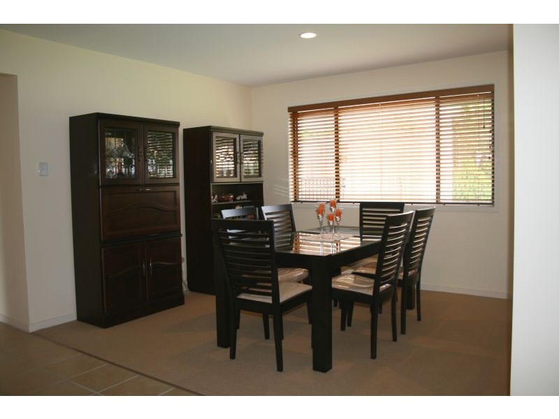 8 Cosby Place, Mcdowall QLD 4053