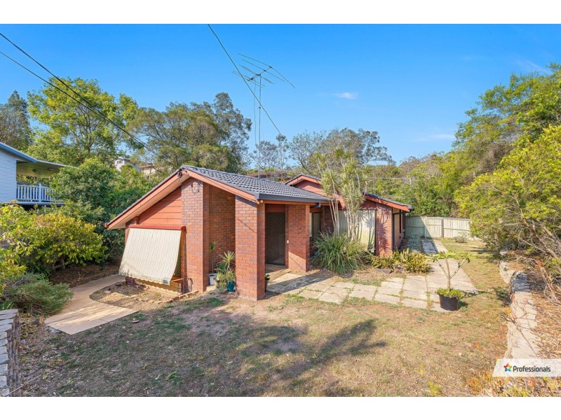 42 Cassandra Street, Chapel Hill QLD 4069