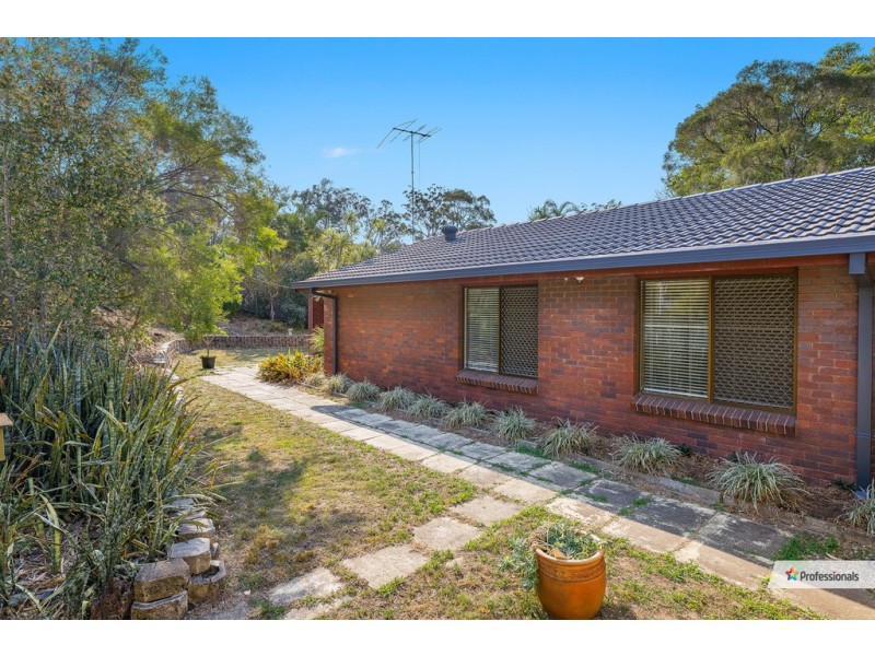 42 Cassandra Street, Chapel Hill QLD 4069