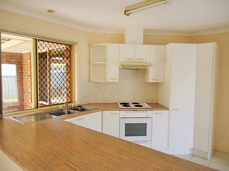 14 Kinross Street, Strathpine QLD 4500