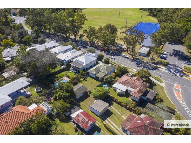 4 Mirrabooka Road, Ashgrove QLD 4060