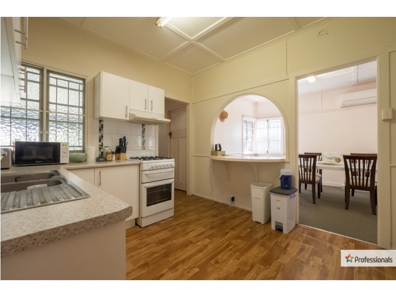 4 Mirrabooka Road, Ashgrove QLD 4060