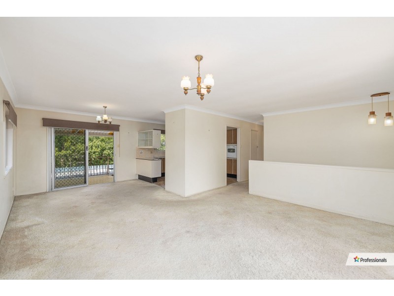 35 Redgrave Street, Stafford Heights QLD 4053