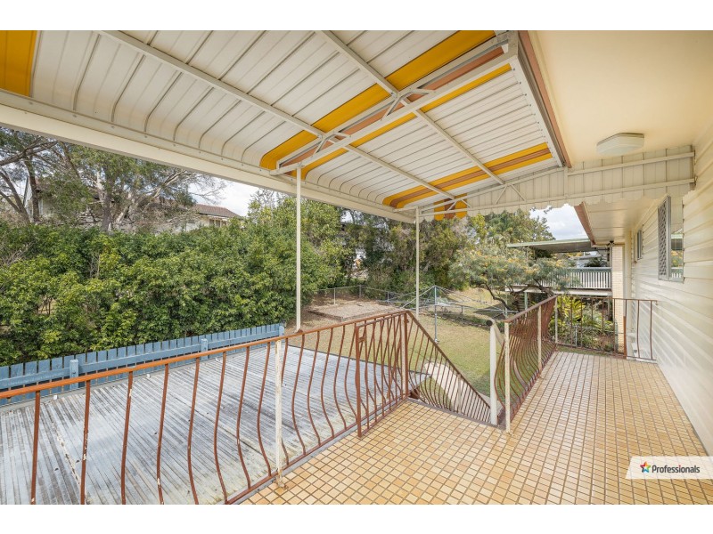 35 Redgrave Street, Stafford Heights QLD 4053