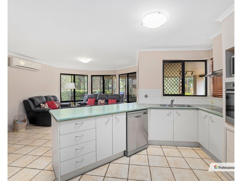 166 Saraband Drive, Eatons Hill QLD 4037