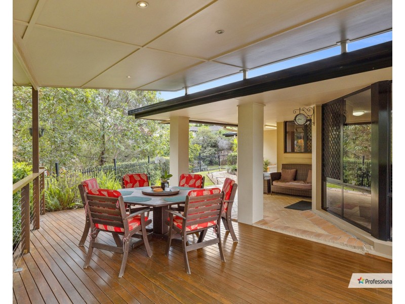 166 Saraband Drive, Eatons Hill QLD 4037