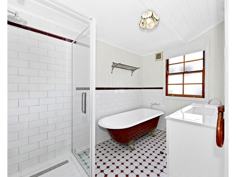 14 Erskine Avenue, Kedron QLD 4031