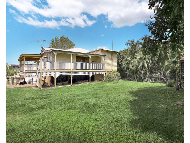 14 Erskine Avenue, Kedron QLD 4031