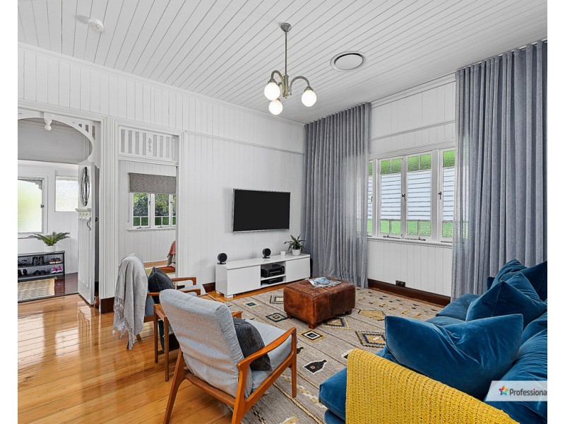 117 Waterworks Road, Ashgrove QLD 4060